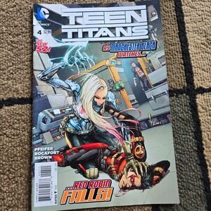 DC Comics Teen Titans 4 The New 52 Red Robin Falls Manchester Black Jan 2015